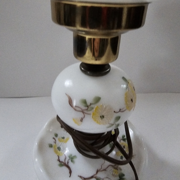 Vintage Table Lamp Hand Painted Hurricane Gone with the Wind Milk Glass - Picture 7 of 15
